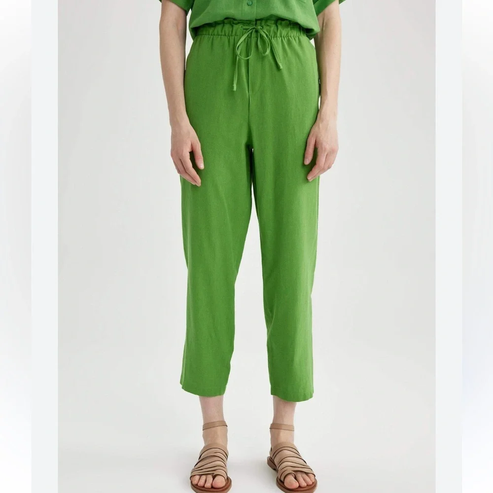Zara Vibrant Green Cropped Pants linen blend